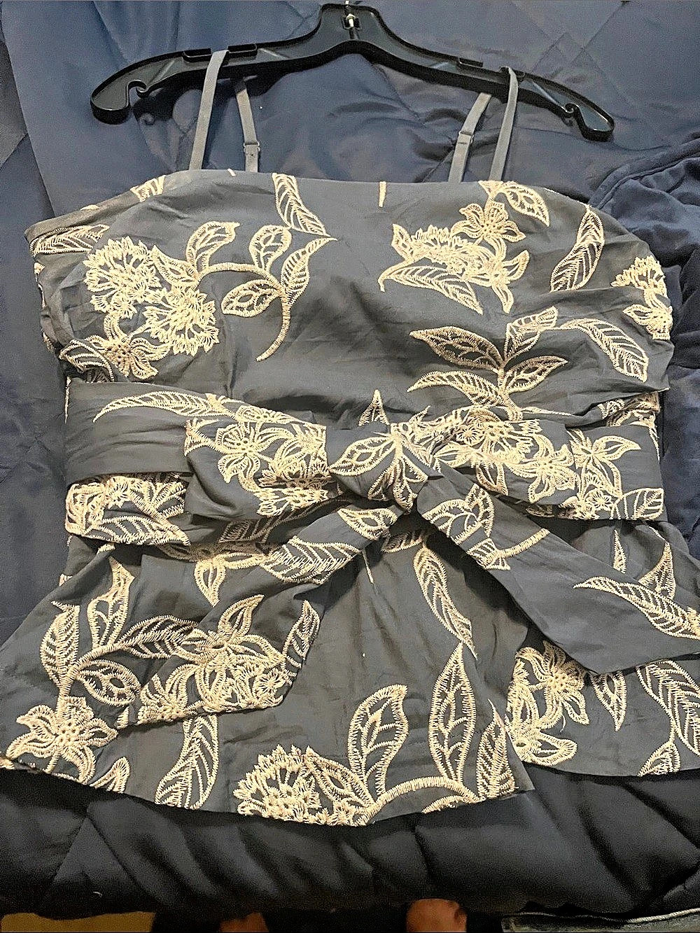 White House Black Market Embroidered Floral Cuff Slim Crop Jeans .Blue and Cream - Picture 8 of 10